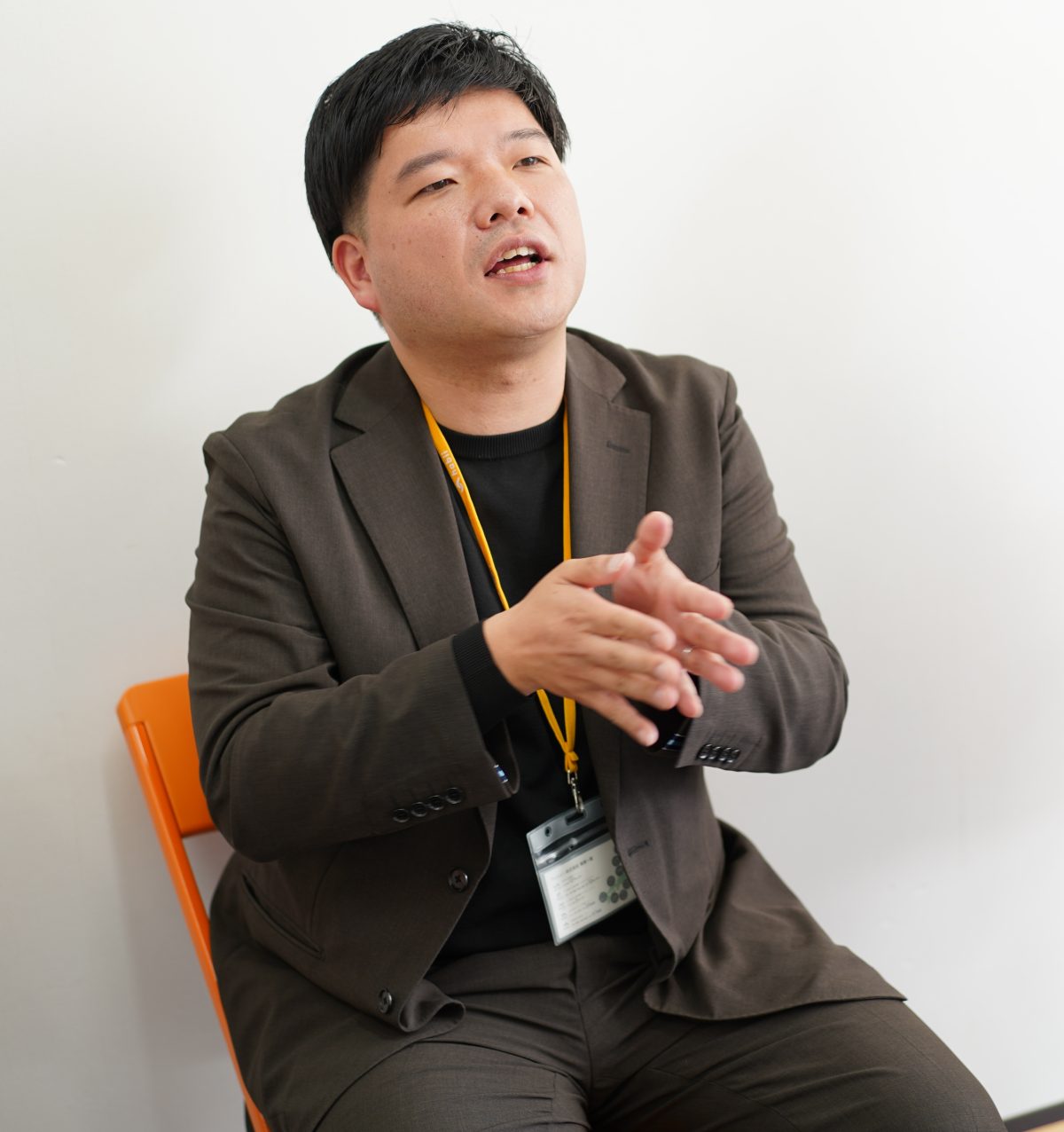 「テスト導入から全教室導入までを段階的に進めることで運用を上手く進めることができました」と地域連携課 課長代理 長島 昂遼 様